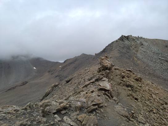Chemin de crête au dessus de Futschölpass