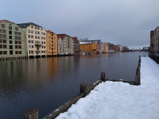 Rivière Nidelva dans le centre-ville de Trondheim